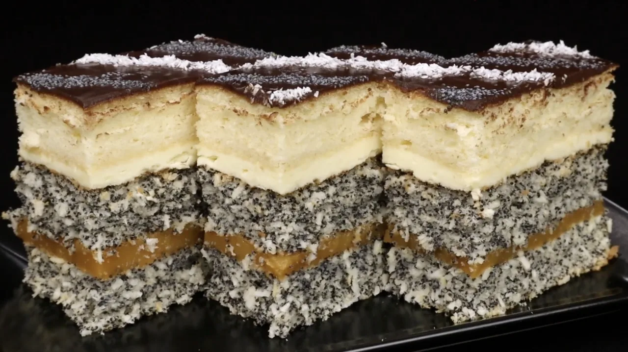 Маково-кокосовий пляцок