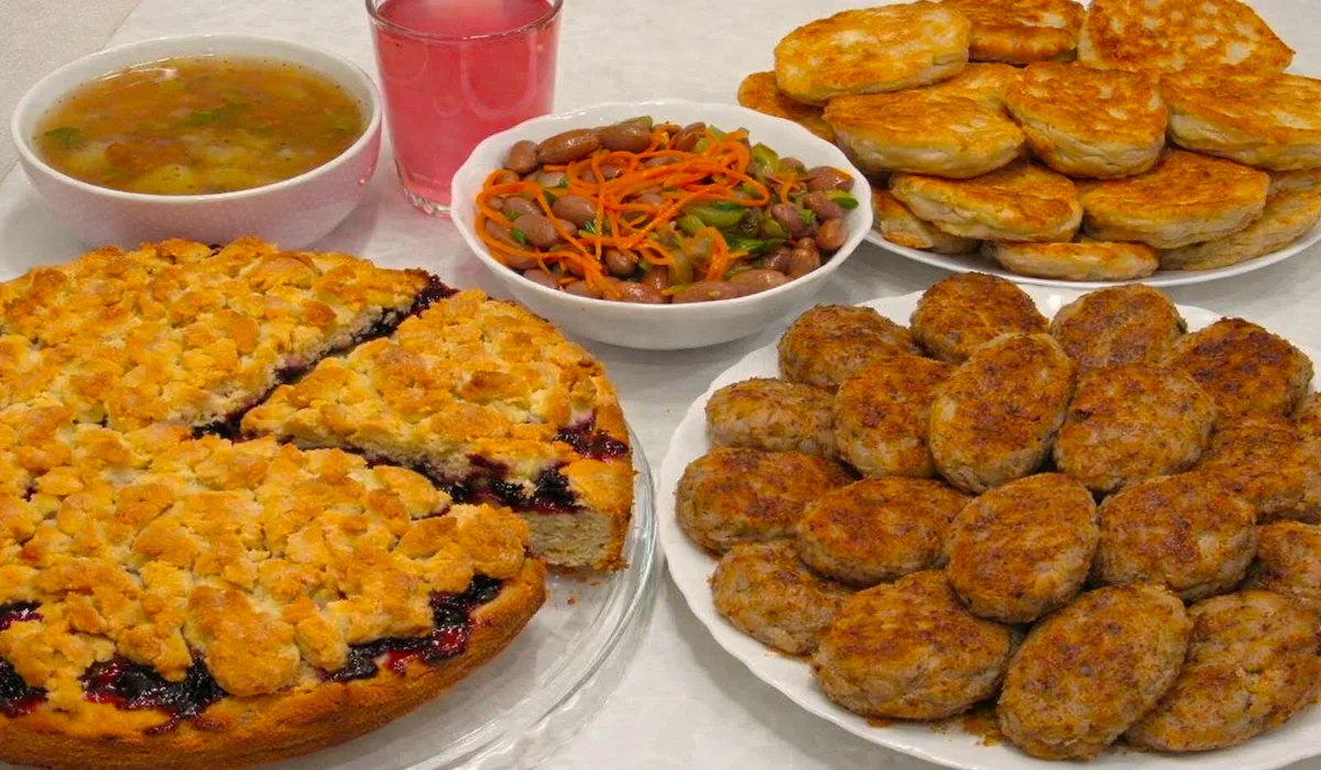 Пісне меню — готую 6 страв на кожен день (суп, пісний салат, пісні котлети, оладки, пісний пиріг)