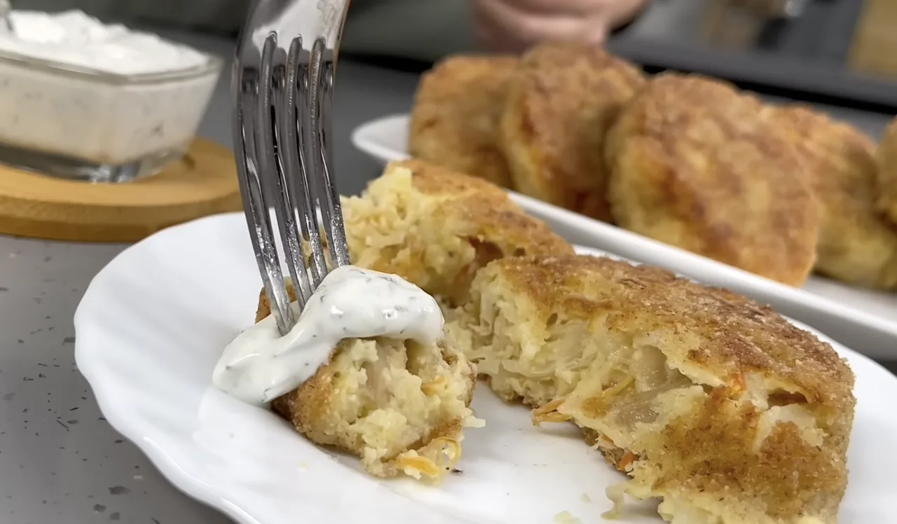 Беру картоплю та квашену капусту! Готую на обід по 20 штук замість звичних котлет!