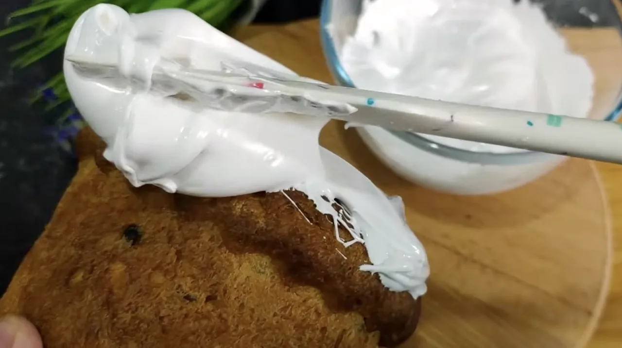 Ідеальна глазур без яєць, яка не липне і не кришиться: мій швидкий рецепт на желатині