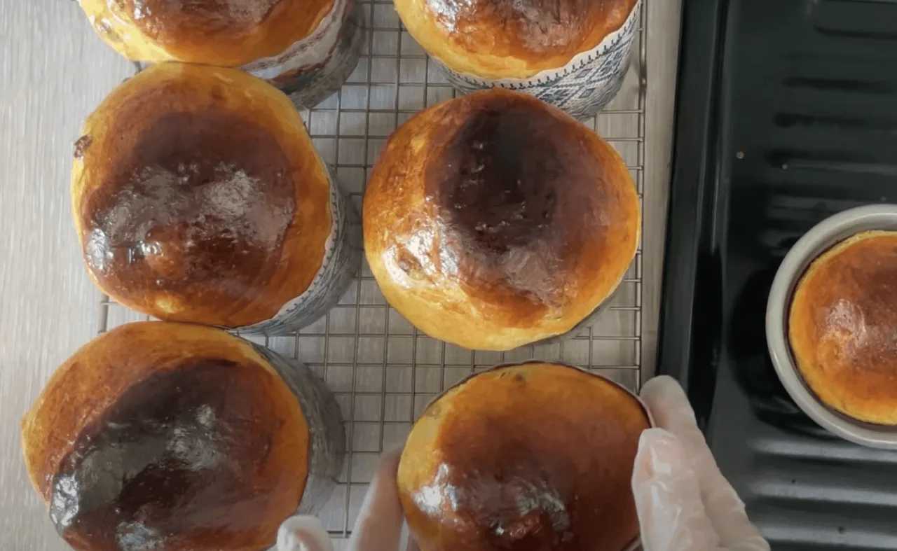 Знайшла у старій кулінарній книзі рецепт 100-річної давнини: печу “Бабу Українську”, і вона виходить неймовірно волокнистою