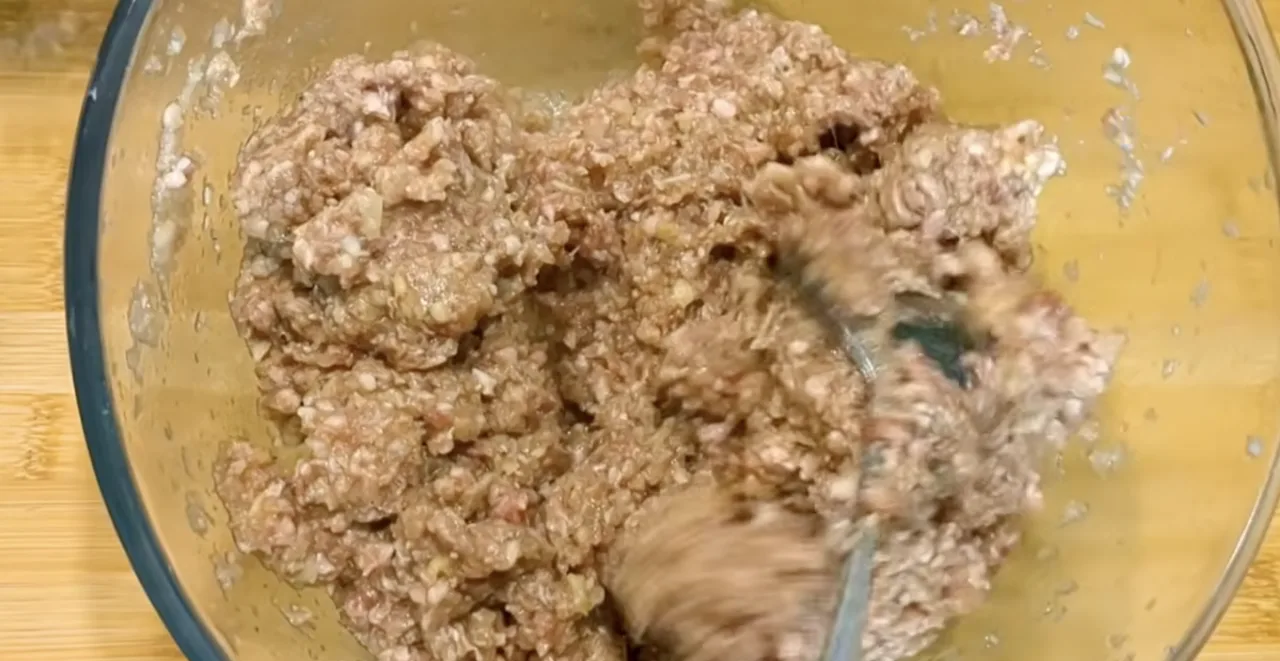 Такі соковиті чебуреки ви ще не готували! Ідеальне тісто, хрусткі та з апетитними пузирцями