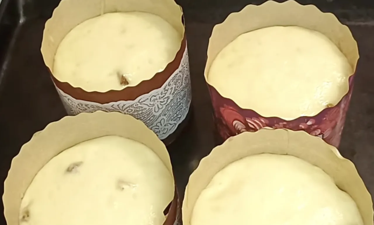 Популярна "паска без замісу" руками: просто змішала інгредієнти — і в духовку!