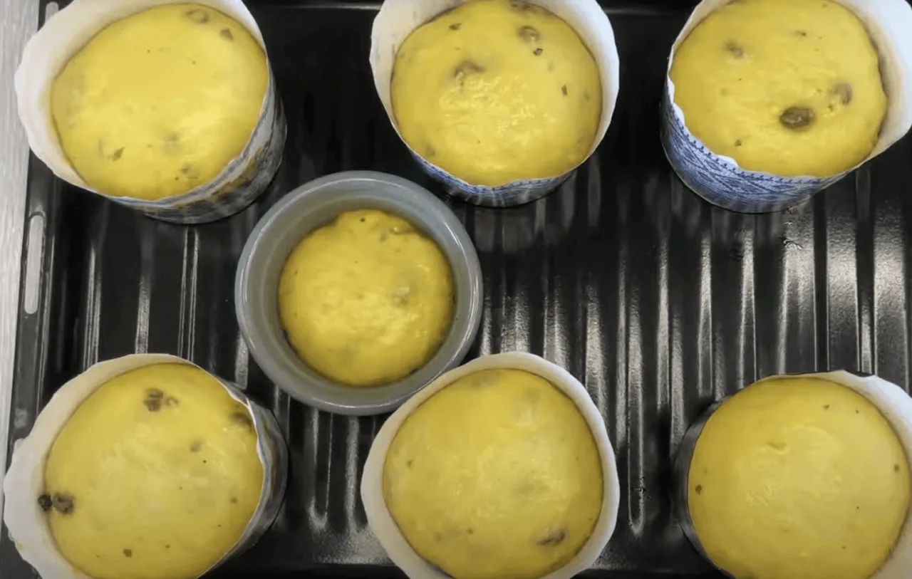 Знайшла у старій кулінарній книзі рецепт 100-річної давнини: печу “Бабу Українську”, і вона виходить неймовірно волокнистою