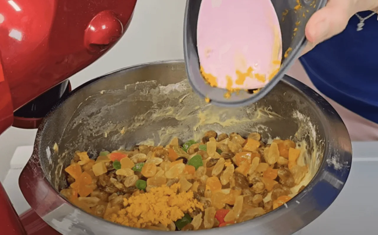 Не черствіє цілий місяць! Волокниста паска на “Нічному тісті” — перевірений рецепт на вершках