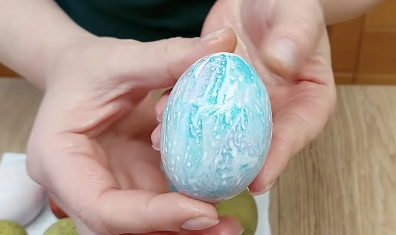 Спосіб: Творчі яйця з фломастерами