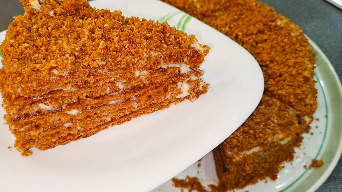 Торт на сковороді за 30 хвилин — без духовки та печива! Мій швидкий солодкий "Фаворит"