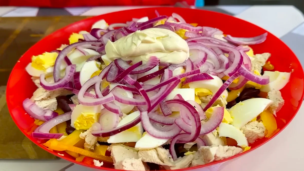 Весняний салат 2026. Я закохалася в нього з першої ложки!