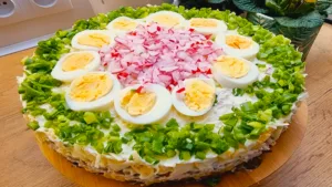 Яєчний салат “Торт” — «хіт» великоднього столу. Роблю його на Великдень вже 10 років поспіль