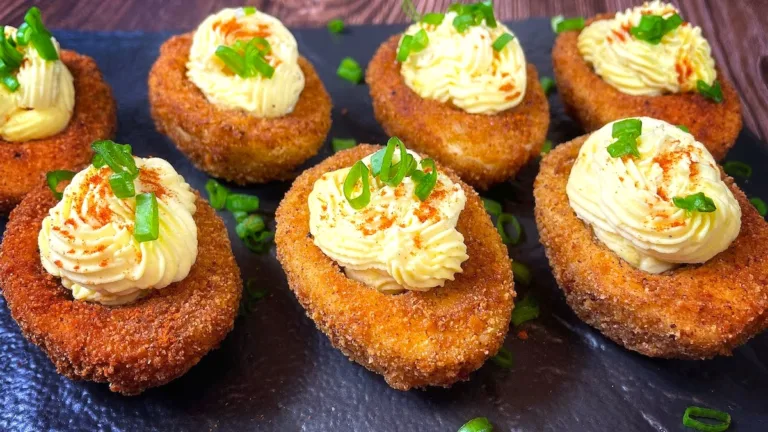 Хрусткі фаршировані яйця