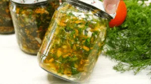 Взимку дякувала собі за кожну баночку! Ця “універсальна” овочева приправа рятує мене щодня