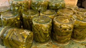 Сусіди в черзі за рецептом! Кисло-солодкі огірочки зі зернами гірчиці — у 100 разів кращі за магазинні