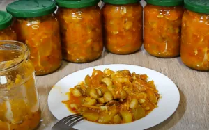 Популярний рецепт, за яким готує більшість Господинь! Кабачки з Печерицями у соусі «Сацебелі»