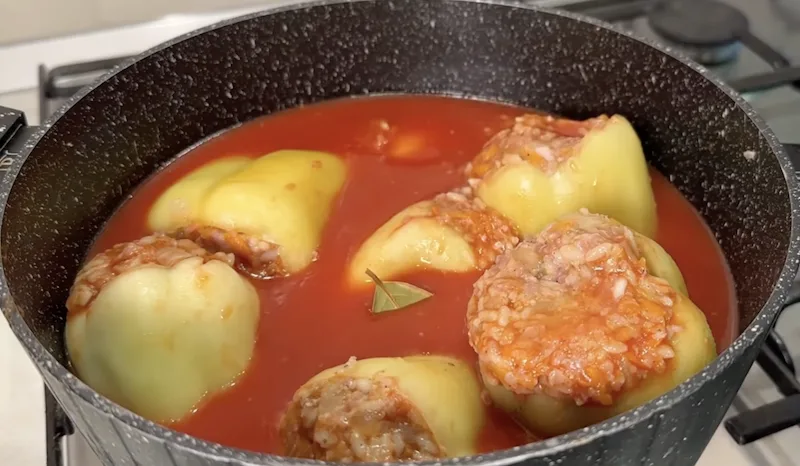 Фарширований перець із м’ясом і рисом: класичний рецепт (відео)