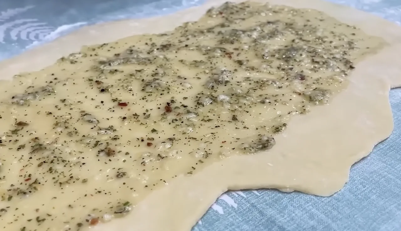 Курячий суп із часниковими галушками — покроковий домашній рецепт