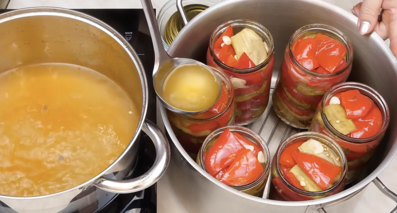 Маринований перець із баклажанами на зиму — рецепт кисло-солодкої закуски