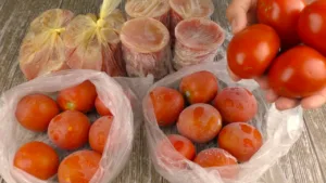 Помідори взимку більше не купую! Як найкраще заморозити їх цілими, шматочками та у вигляді пюре