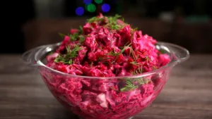 Салат «Щоденний» із буряка — як я його люблю! Продукти на копійки, а смак — “на всі 100”!